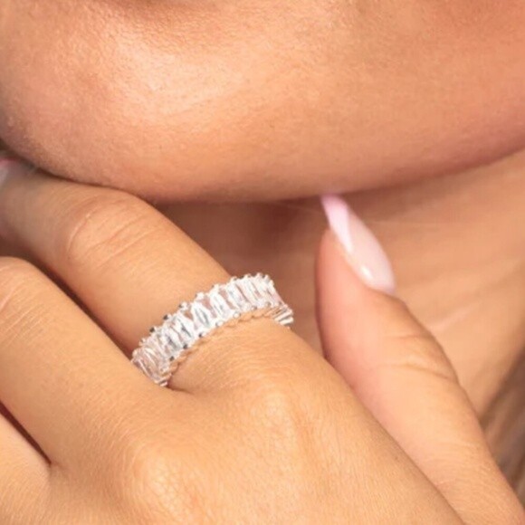 Cubic Zirconia silver tone Ring size 7 - Picture 10 of 12